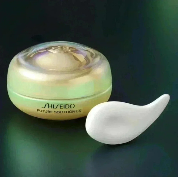Shiseido Other - Shiseido Future Solution LX Legendary Enmei Ultimate Brilliance Eye Cream